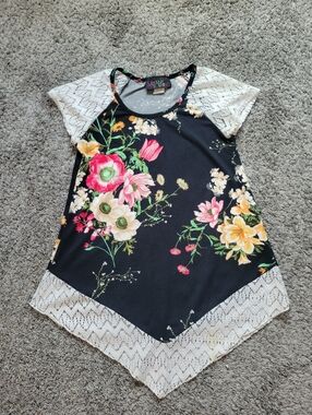 Say Anything Floral Lace-Hem Top - Black with Pink & Yellow Flowers Size Small